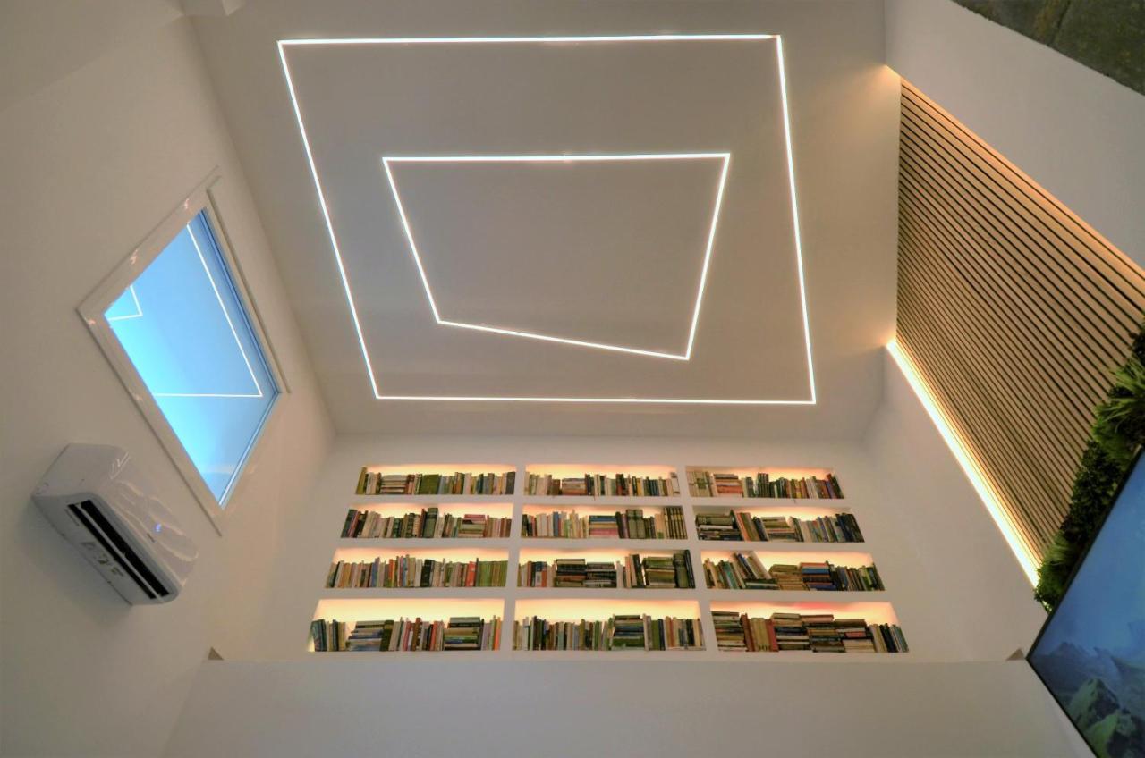 Biblioteca De Lujo En El Centro Historico De Malaga Apartman Kültér fotó